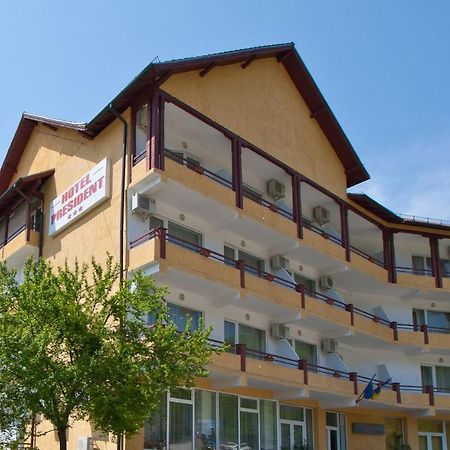 Hotel President Băile Olăneşti Exterior foto